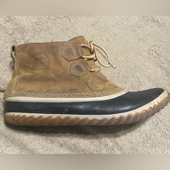 Sorel Women’s Out N About Waterproof Leather Boots - Picture 7 of 14